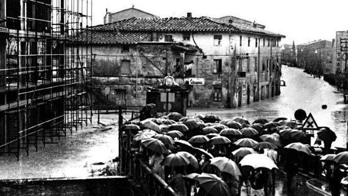 Un libro di Tagete con 500 immagini ed episodi inediti