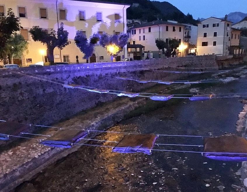 Sarà un Natale colorato di blu nel centro storico di Seravezza