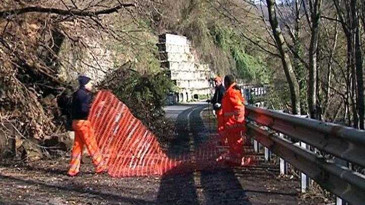 L’appello del sindaco: strade disastrate così Casola muore