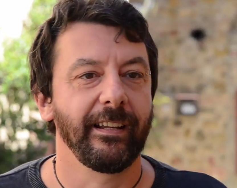 L’agricoltore parla coi parenti a Parigi