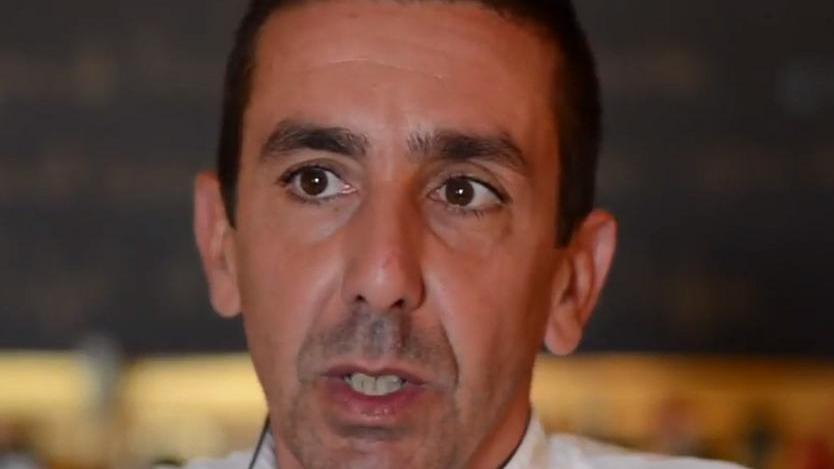 Michele aggiorna il sito della locanda