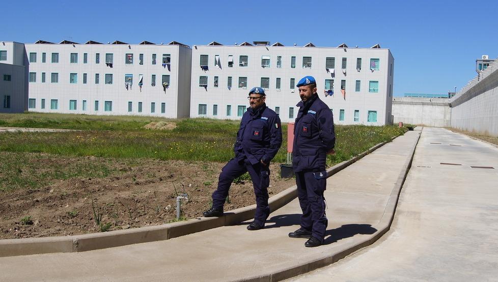 Carcere senza acqua calda: «Intervenga la Procura» 