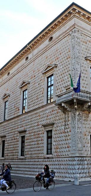 PALAZZO DIAMANTI