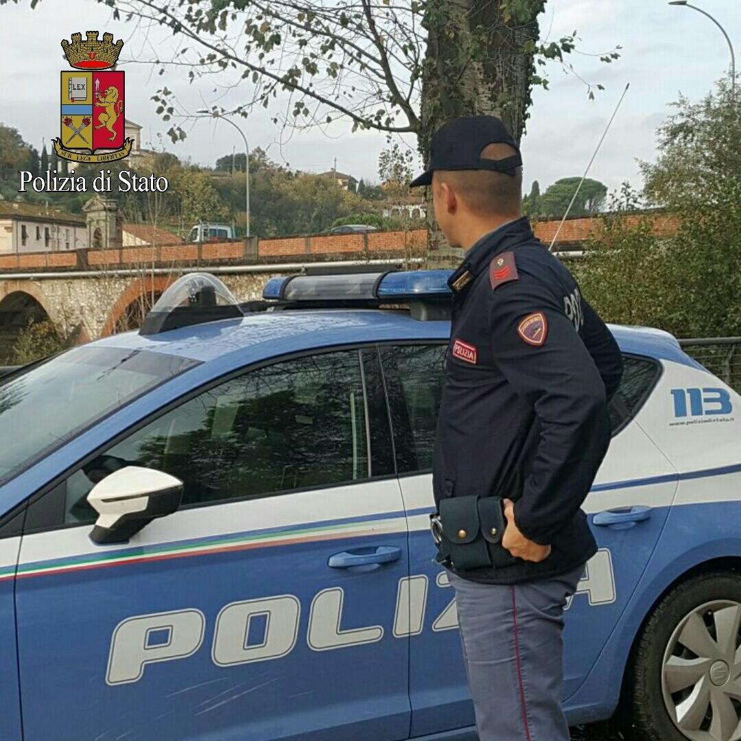 Una volante della polizia