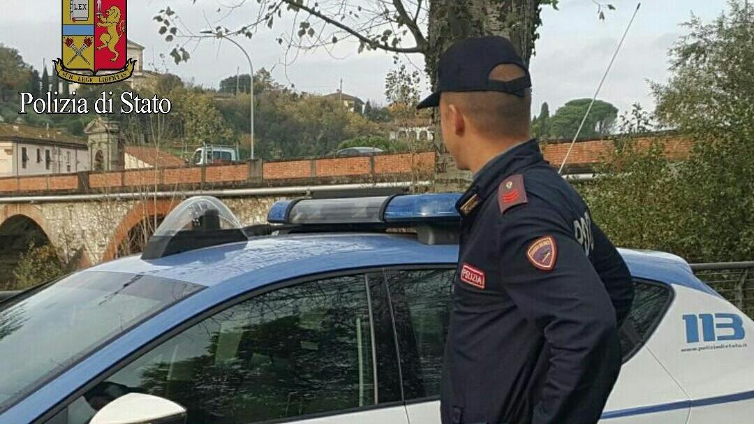 Una volante della polizia