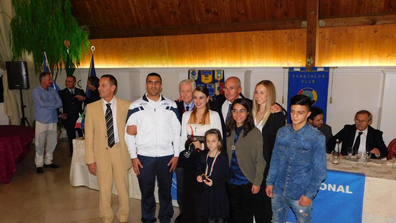 Foto di gruppo per i premiati