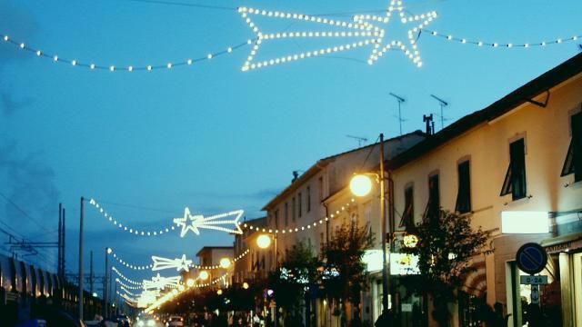 Una luminaria nel centro di Rosignano alcuni anni fa