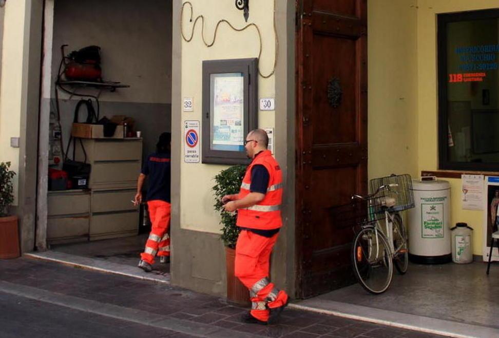 Ruba un marsupio a un volontario, ladro arrestato