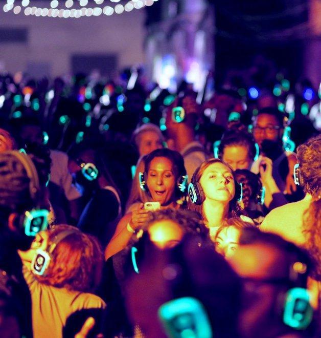 Il 28 dicembre tutti a ballare al Silent Party In piazza d’Italia tre dj set e un dancefloor 