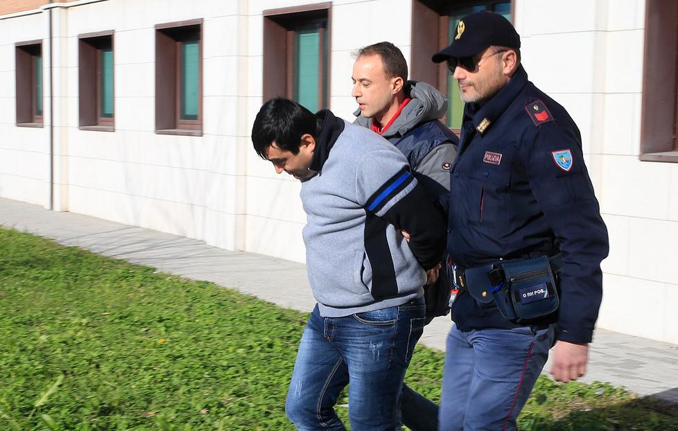 Servivano 350 euro per noleggiare la zona 