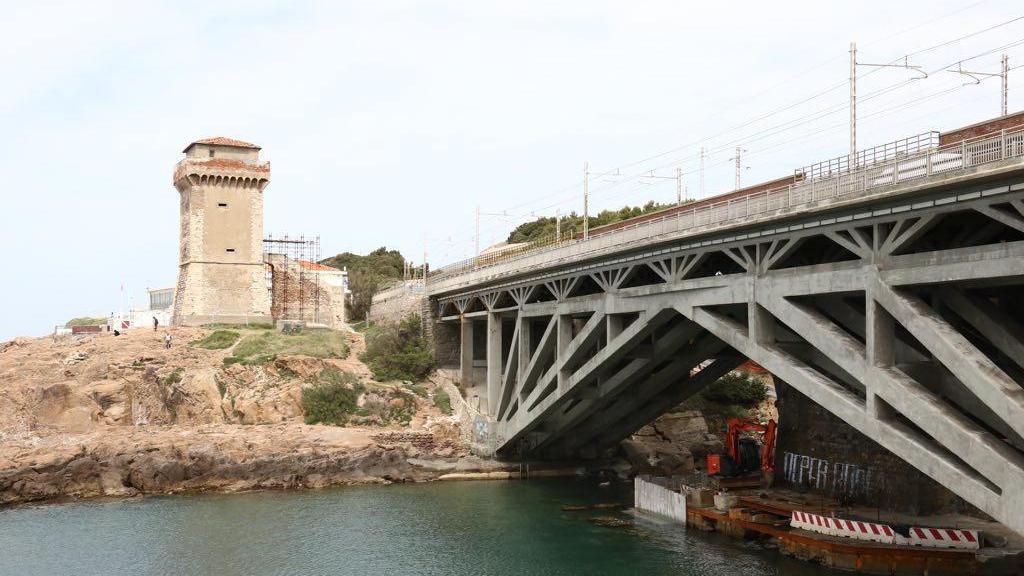 Scogliera del Romito, parapetti in legno al posto degli attuali guard rail degradati