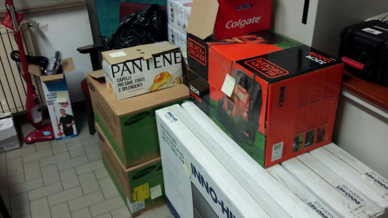 La merce recuperata dai carabinieri