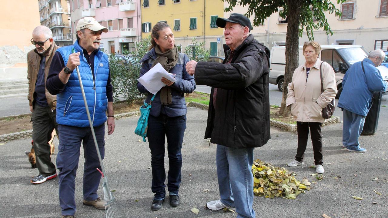 Adottano piazza san Pietro e Paolo e si autotassano per mantenerla