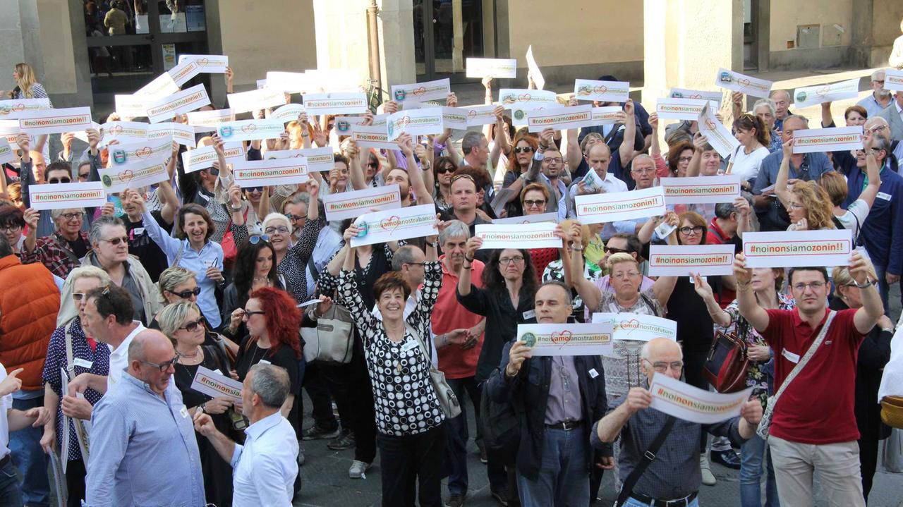 Una protesta dei dipendenti della Banca popolare di Vicenza a Prato