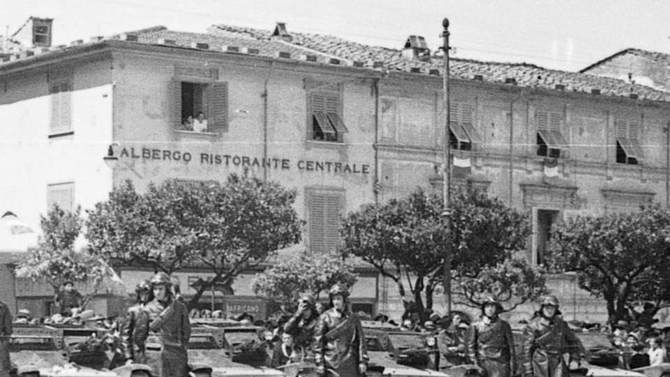 La città e i massesi negli anni del fascismo tra riti e manifestazioni