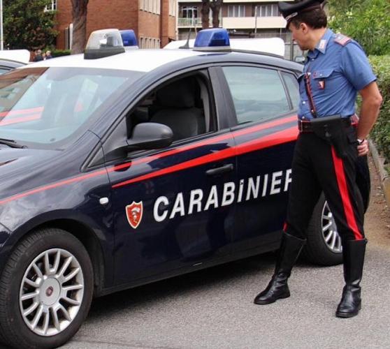 Spaccia in casa, viene arrestato 
