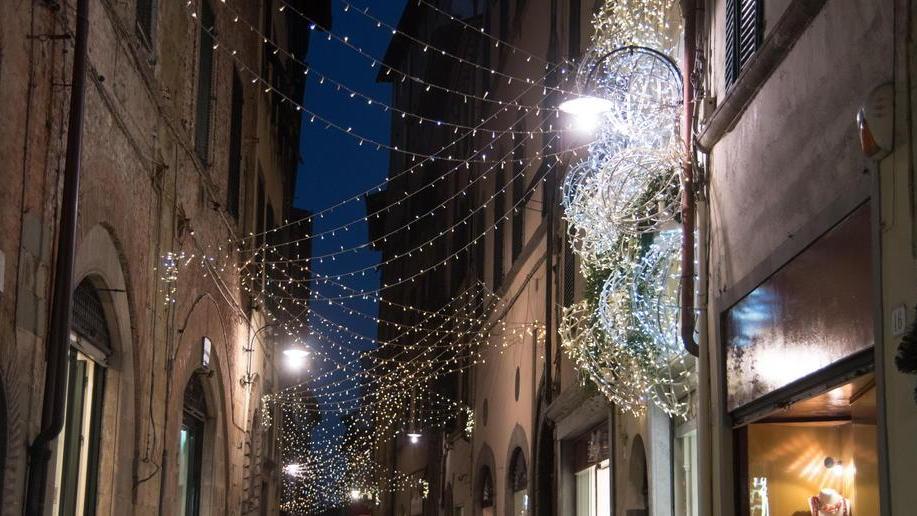 Luci di Natale: la ditta incaricata è scomparsa