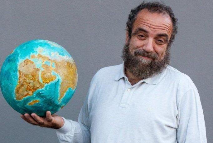 L’infanzia calpestata: la Divina commediola di Giobbe Covatta