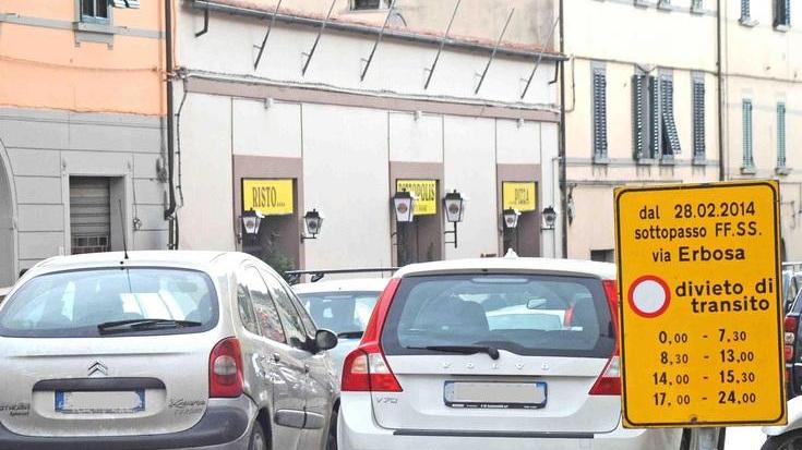 Addio al varco di via Erbosa e presto nuovo senso unico