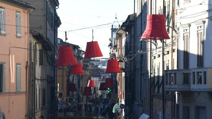 Arrivano le campane rosse ed è subito polemica