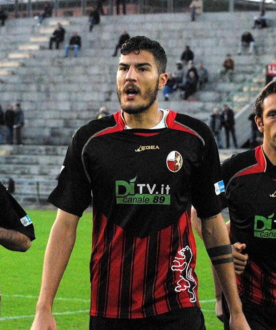 Dermaku, il gigante rossonero 