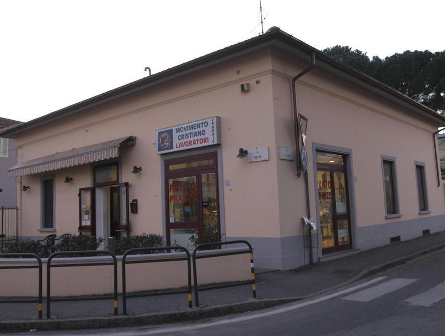 Il prete sfratta il circolo Mcl e il vescovo va alla Casa del popolo