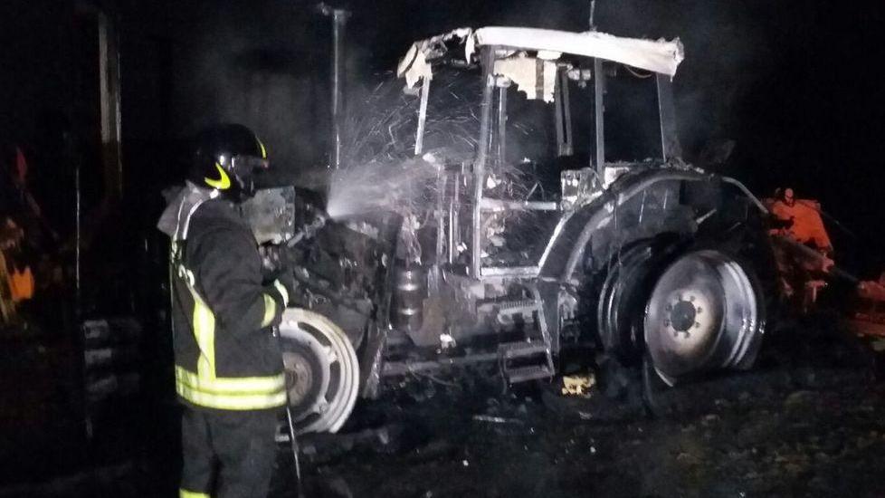 Rogo in azienda agricola, il titolare resta intossicato