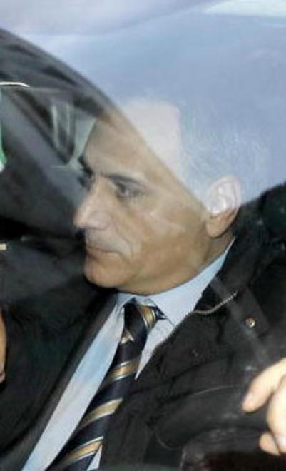 Le strette di mano a giudice e pm 