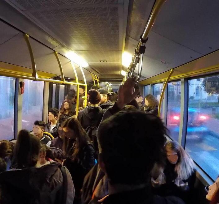I mezzi pubblici gratis per una decina di famiglie 