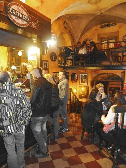 Su i boccali, riapre lo storico pub 