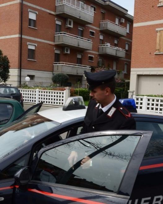 Si tiene i soldi dei cosmetici e raggira le clienti: scoperta 
