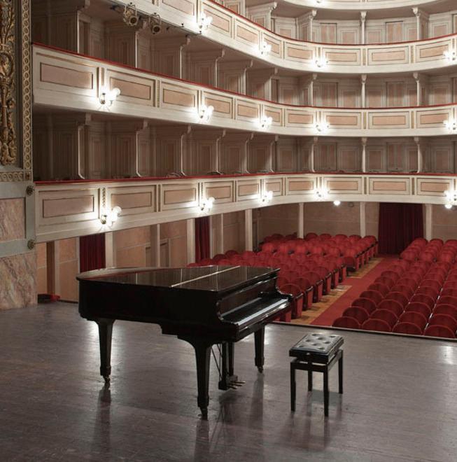 «Tutte le risorse alla prosa niente per opera e classica» 