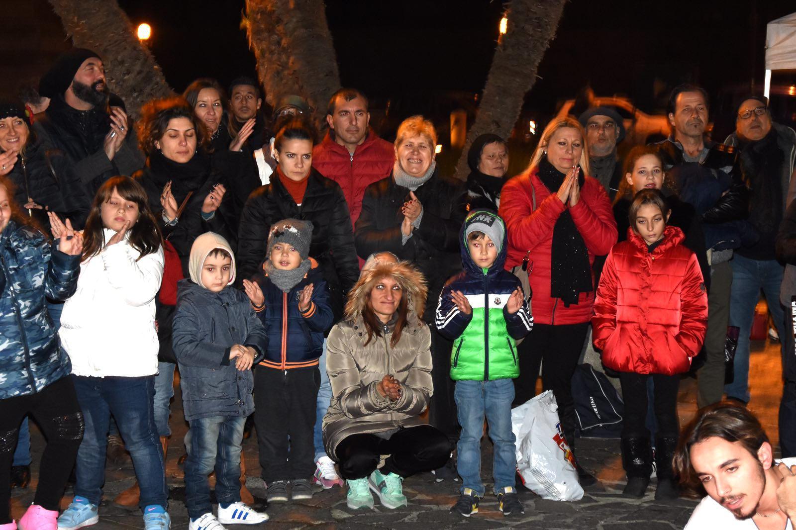 Facce da Notte Bianca pre-natalizia per le vie del centro