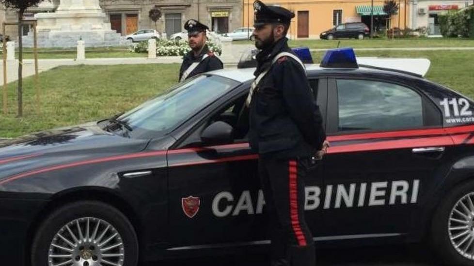Tresigallo, prima lo minaccia poi spara in aria con la scacciacani
