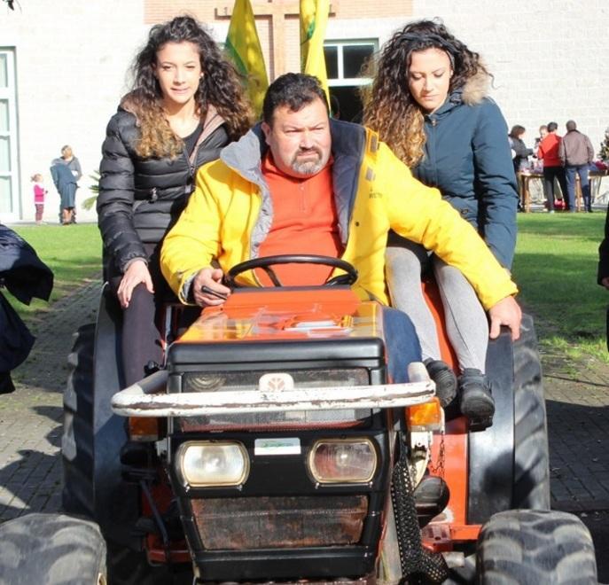 Il centro città invaso dai trattori per i terremotati 