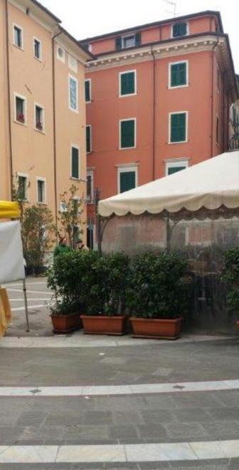Piazza delle Erbe, un altro Natale al buio 