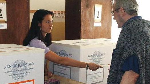 Un referendum per 158mila apuani