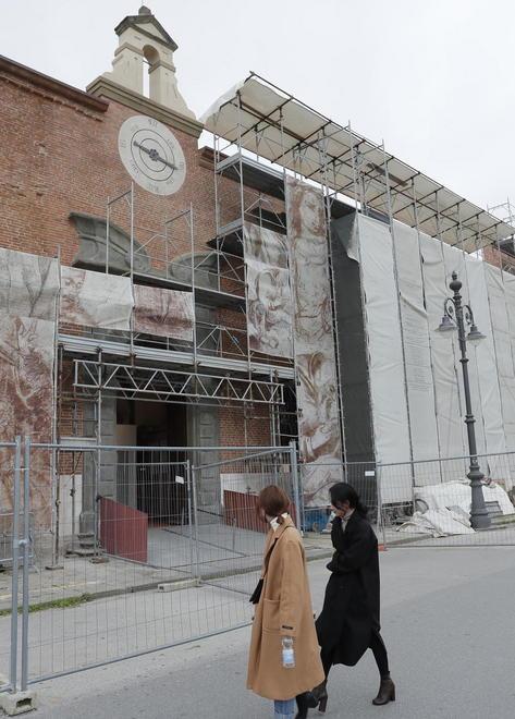 Gli sbadati di Pisa Lavori da finire ma tolgono i ponteggi 