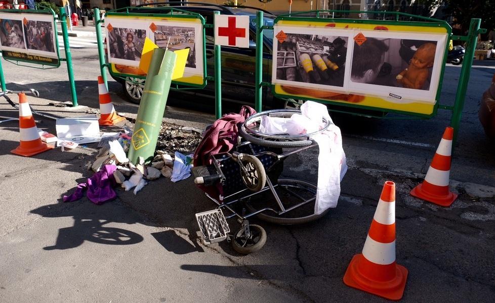 Sit-in pacifista contro le bombe 