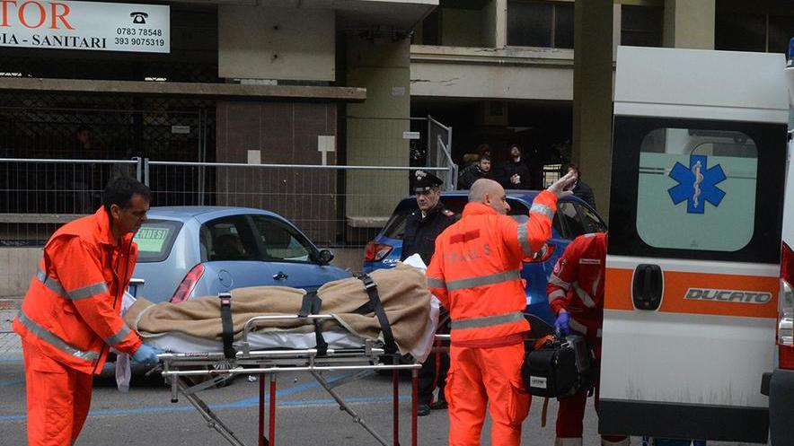 Paura in un appartamento per l’incendio di una coperta