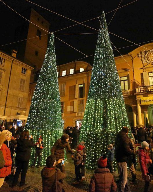 In piazza della Vittoria ma sul ghiaccio