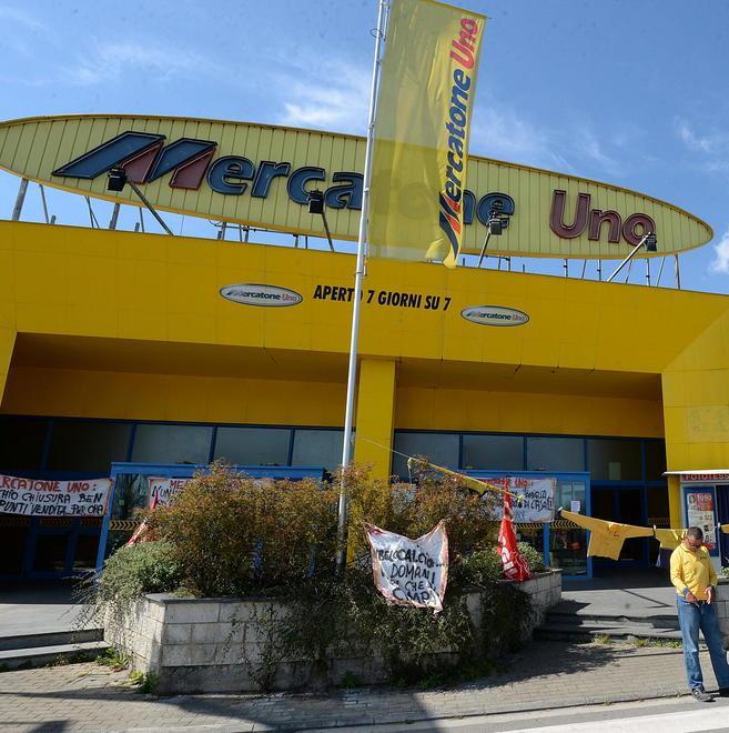 Mercatone Uno: i negozi riaprono per due fine settimana 
