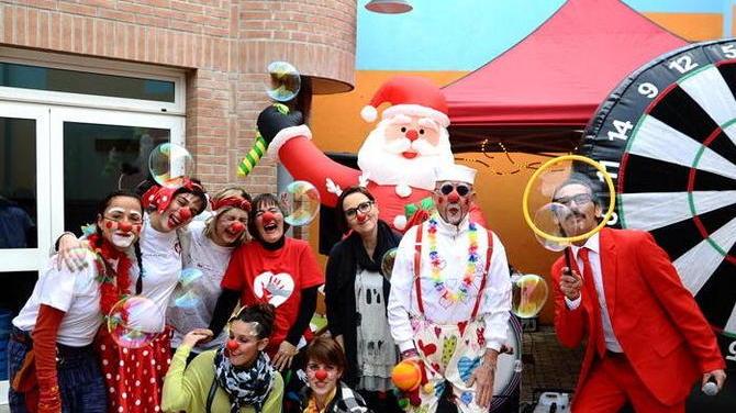 I pagliacci dell'associazione alla ludoteca