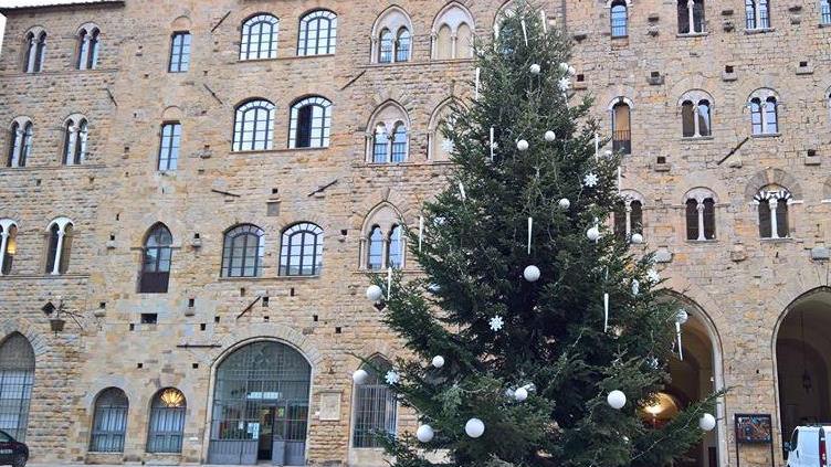 Natale a Volterra con mercatini, show e musica dal vivo
