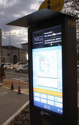 Un totem con le info sulla città 