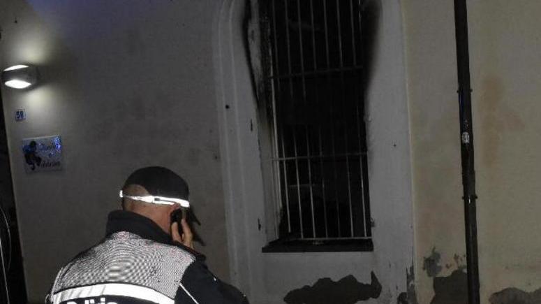 Scoppia l’incendio in un appartamento