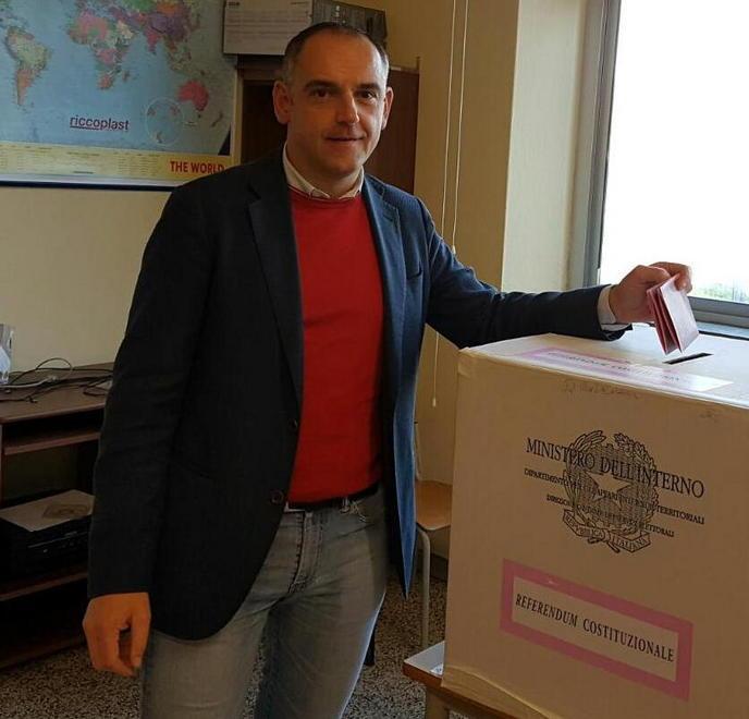 Ai seggi tra dubbi e complottismi 