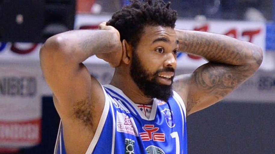 La Dinamo crolla ancora a Brindisi è un vero disastro