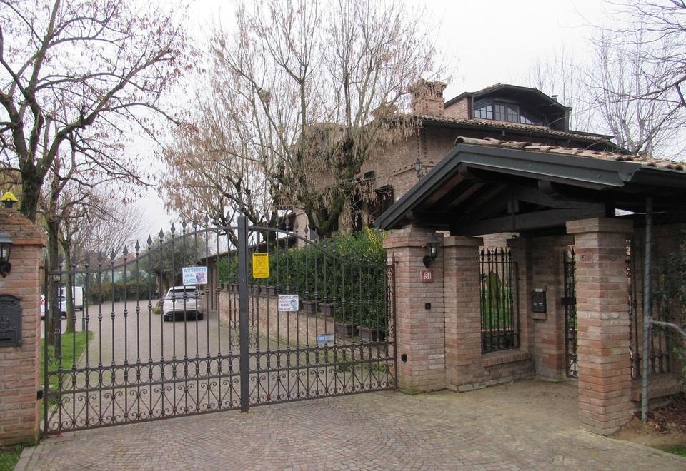 Assalto in villa, famiglia sequestrata 