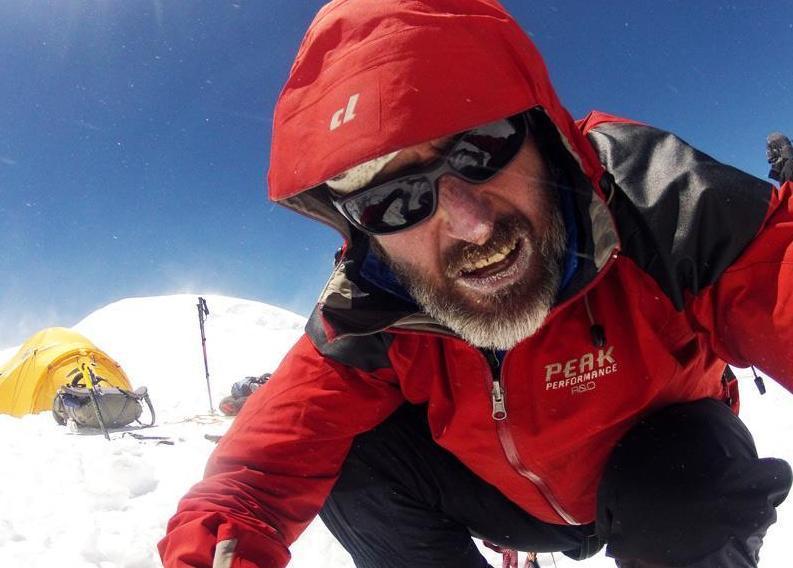 Un cane aggredisce Silvetti, l'alpinista medicato con 21 punti di sutura